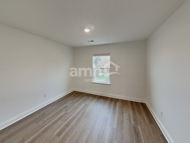 Building Photo - 203 Kramer Mills Dr