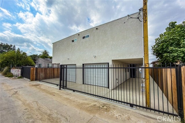 Building Photo - 2120 E 92nd St