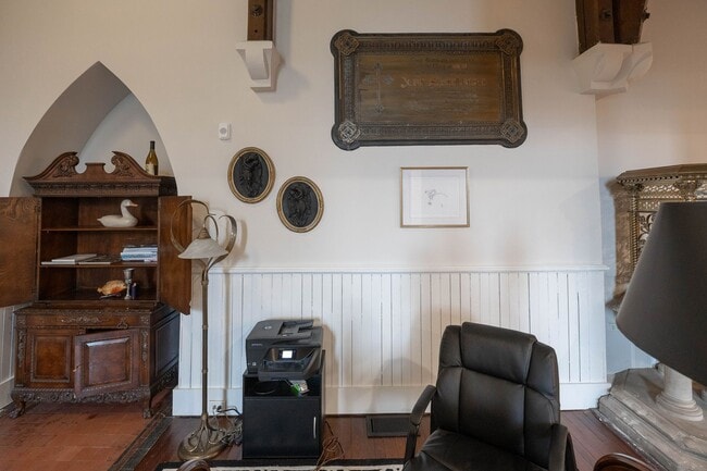 Building Photo - Newbold Square Church