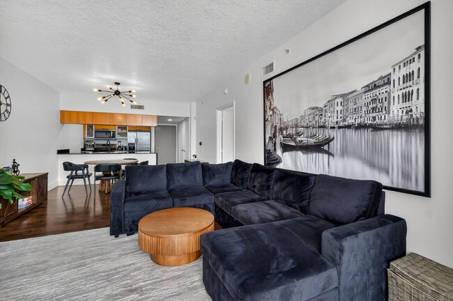 Building Photo - 1750 N Bayshore Dr