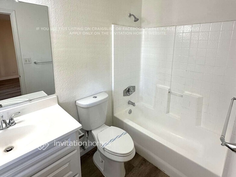 Building Photo - 1802 W Oraibi Dr