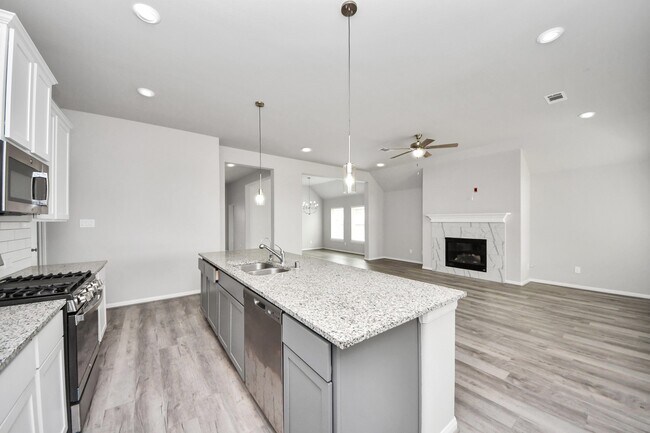 Building Photo - 859 Sarasota Shore Dr