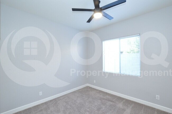 Building Photo - 1312 W Chilton Ave