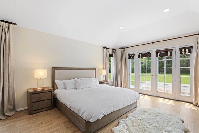 Building Photo - 5 Ranch Ct