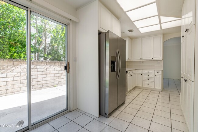 Building Photo - 1768 Fox Springs Cir