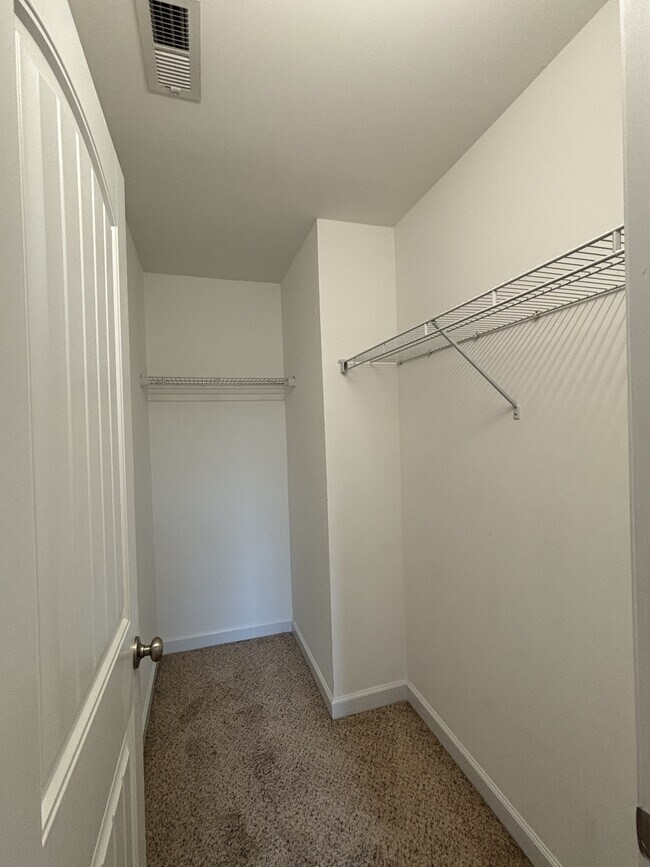 Building Photo - 5407 Nessee St