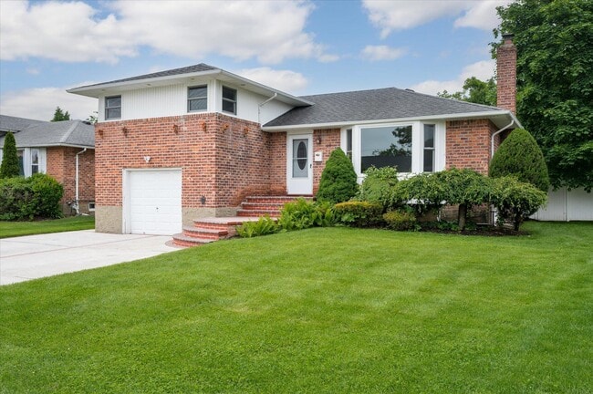 Primary Photo - 69 Gate Ln