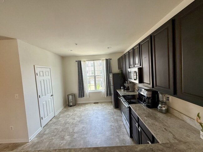 Building Photo - 111 Clydesdale Ln