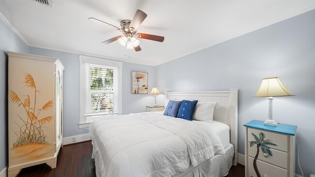 Building Photo - 14 Sanchez Ave