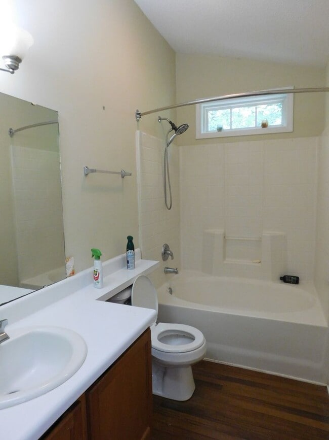 Building Photo - 207 Tobiano Dr