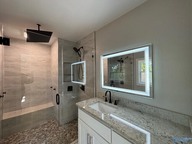 Building Photo - 245 Pine Ridge Rd