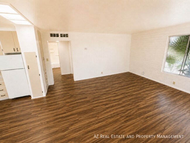 Building Photo - 420 W Clark St