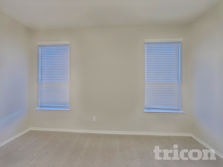 Building Photo - 701 Gold Hl Trl