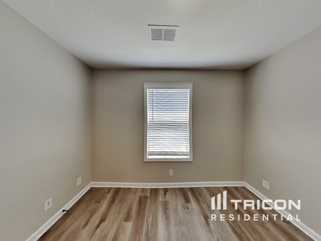 Building Photo - 2945 Lily Way