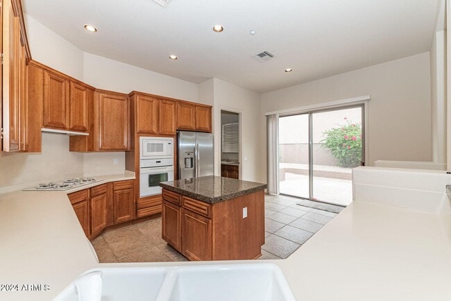 Building Photo - 11473 E Blanche Dr