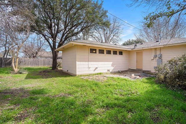 Building Photo - 3562 South Dr