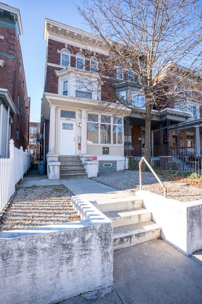 Building Photo - 5004 Spruce St