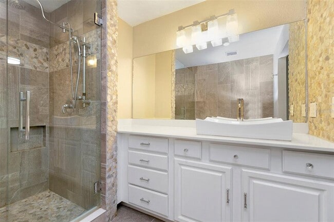 Building Photo - 7711 Sugar Bend Dr