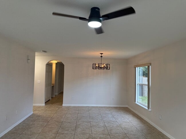 Building Photo - Spacious 4 bedroom home in Lake Mary