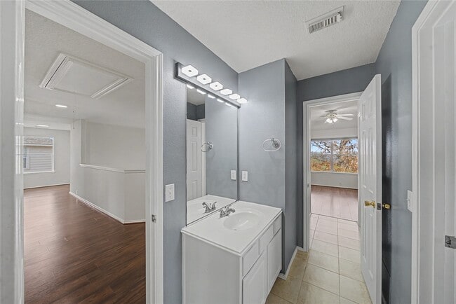 Building Photo - 1611 Brazos Gate Dr