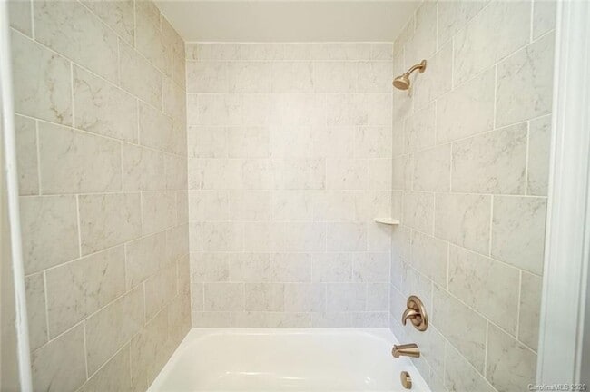 Building Photo - Remodeled 3 bedroom, 2 bath home