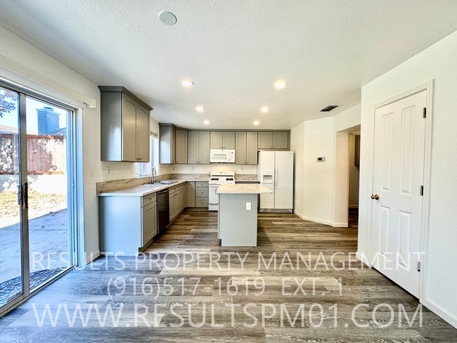 Building Photo - Beautiful Remodeled 4 Bedroom Citrus Heights Beauty!