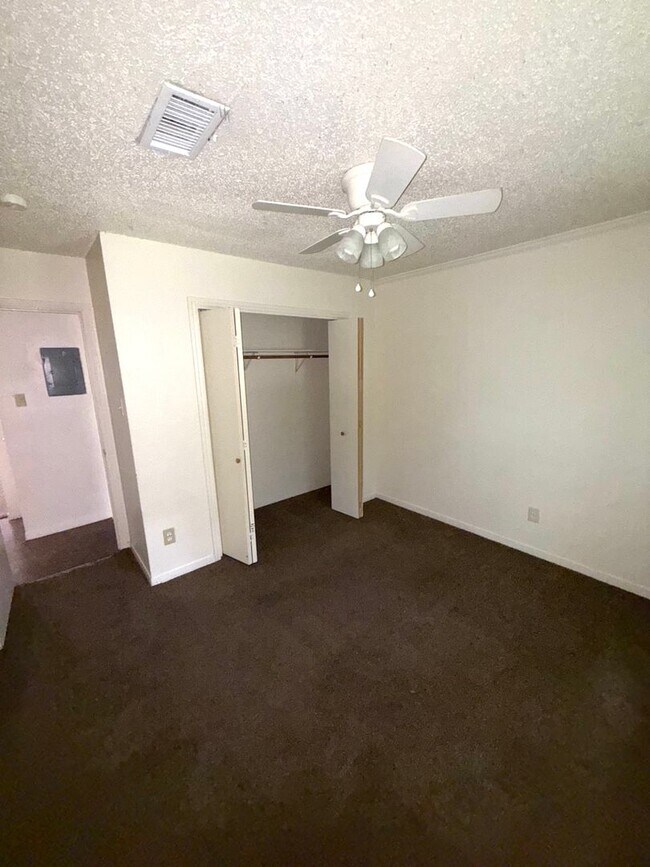 Building Photo - 109 Smith Ln