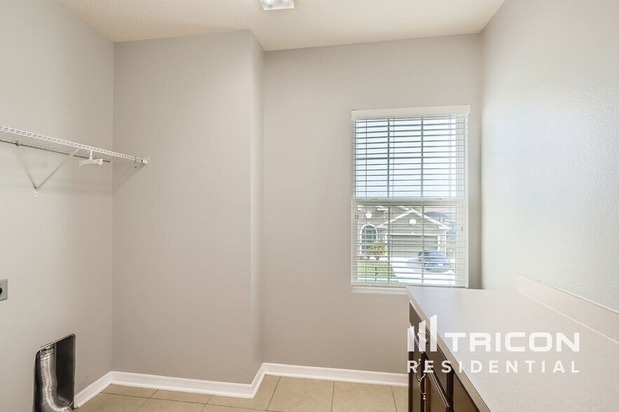 Building Photo - 3512 Sprite Ln
