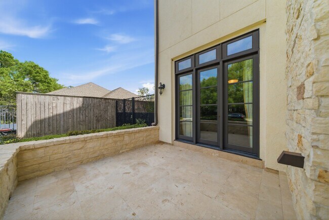 Building Photo - 5339 Tilbury Dr