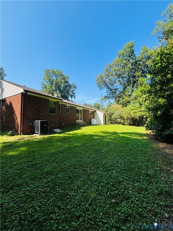 Building Photo - 4931 Lair Dr
