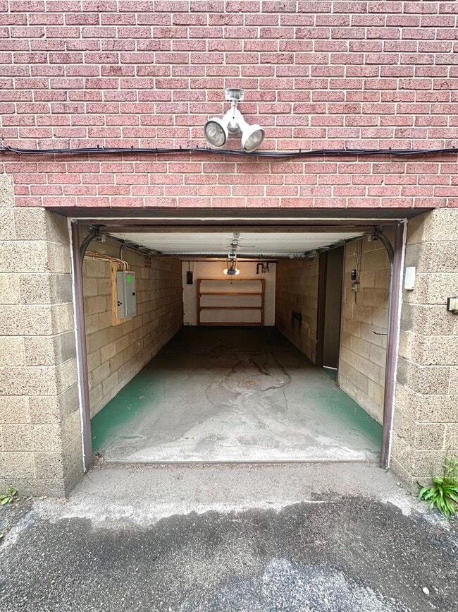 Building Photo - Well-Maintained 2 Bed, 1 Bath Townhome in West Mifflin - Central AC & Heat, Integral Garage - Ava...