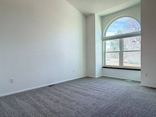 Building Photo - Single-Family Home in Littleton!