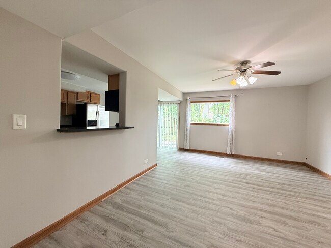 Building Photo - 229 Juniper Ln
