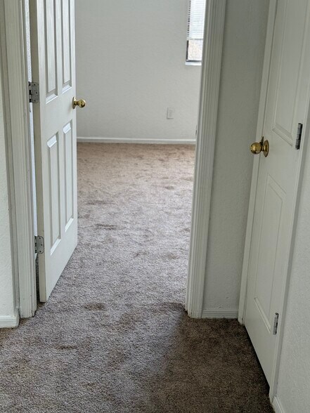 Building Photo - 797 W Mesa Verde Dr