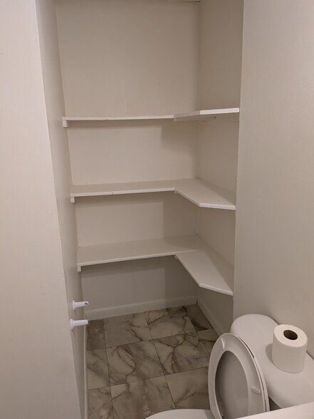 Building Photo - 65 E Stevens St