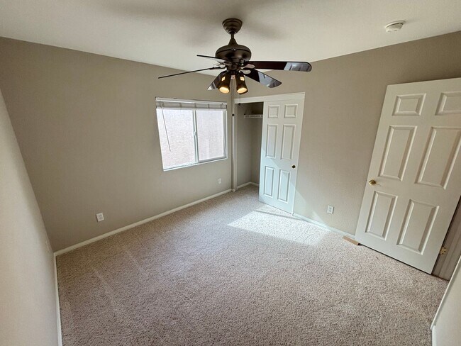 Building Photo - Beautiful two-story home with 4Bed /2.5Bath w Loft located in Henderson Nevada! Make the Move for...