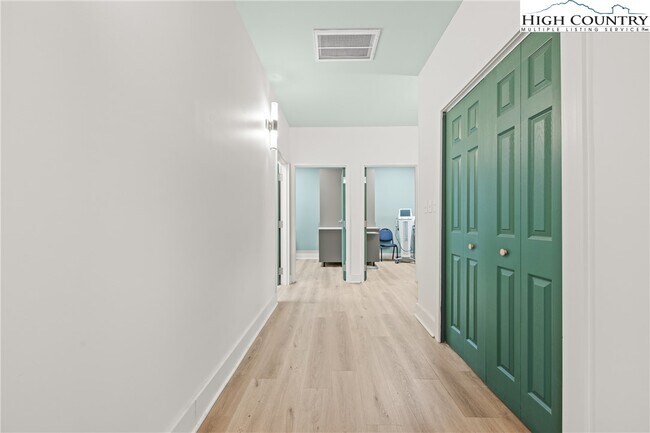 Building Photo - 610 State Farm Rd