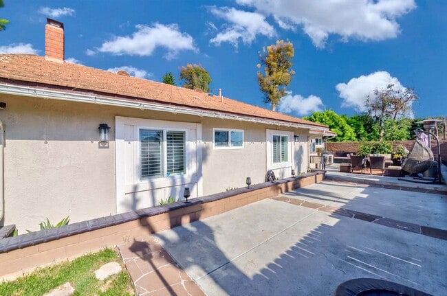Building Photo - Walnut Dream Home; Updated Inside and Out,...