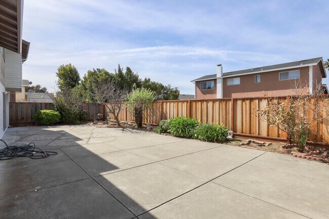 Building Photo - 4BR/3BA Tri-Level Home with Yard & 2-Car Garage | Foster City | YouTube Tour