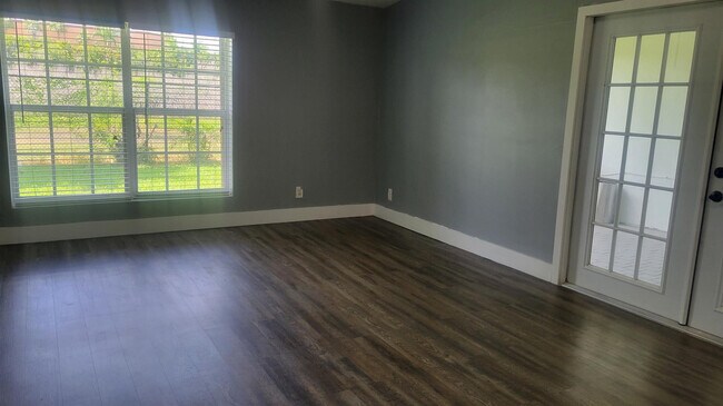 Building Photo - 9520 W Daffodil Ln