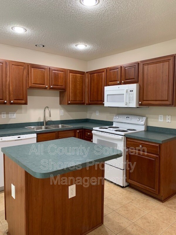 Building Photo - 970 Palisade Cir