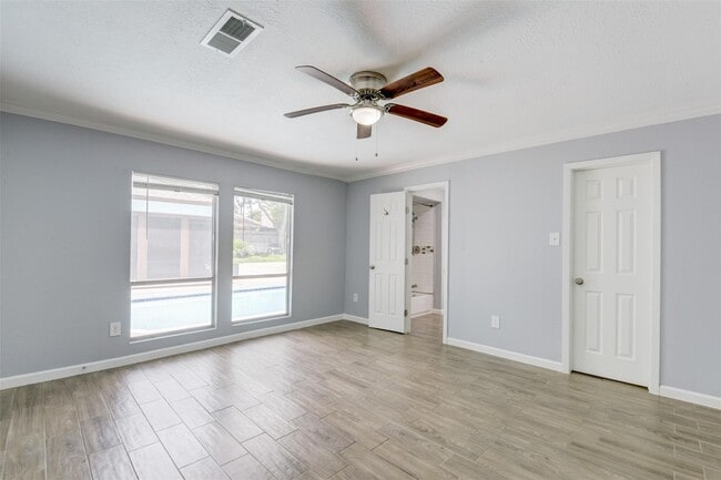 Building Photo - 4535 Turf Valley Dr