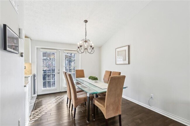 Building Photo - 10475 Willow Meadow Cir