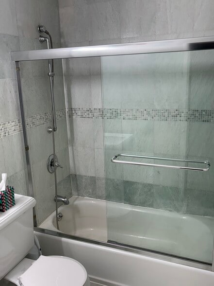 Bathroom 2 - 15218 Union Tpke