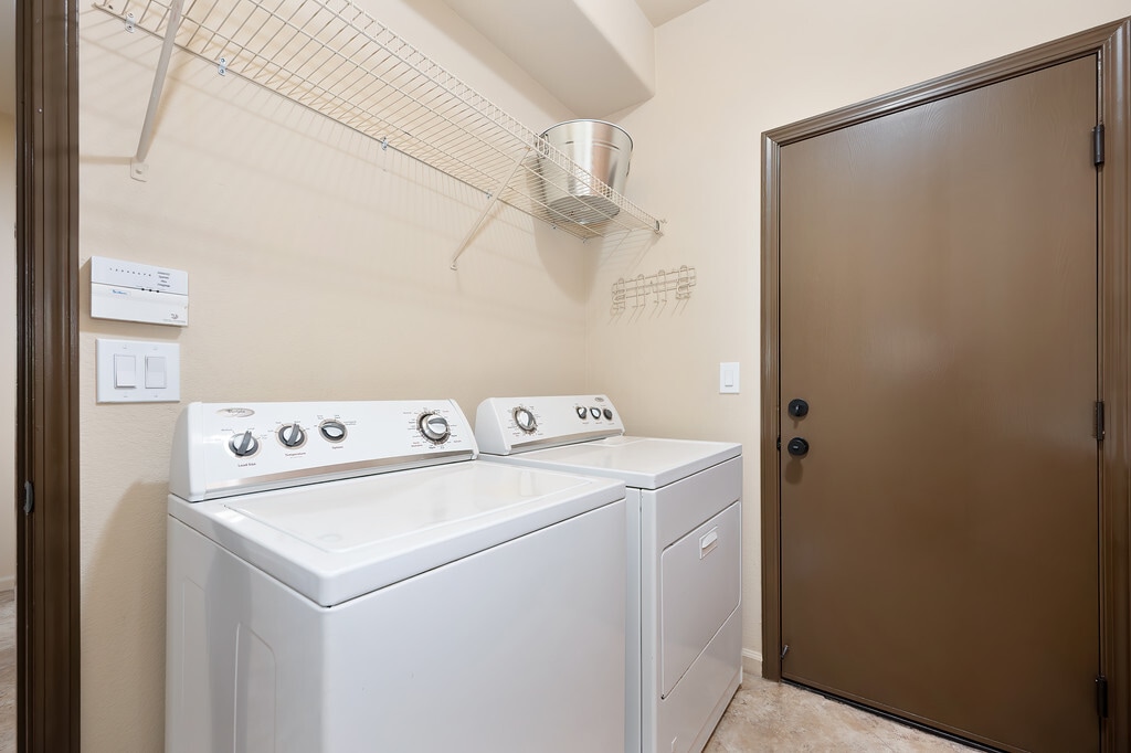 Building Photo - 8441 Briggs Dr