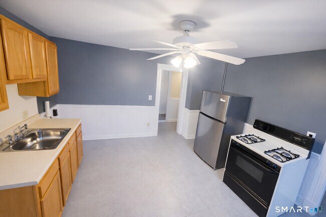 Building Photo - 155 Congress Ave