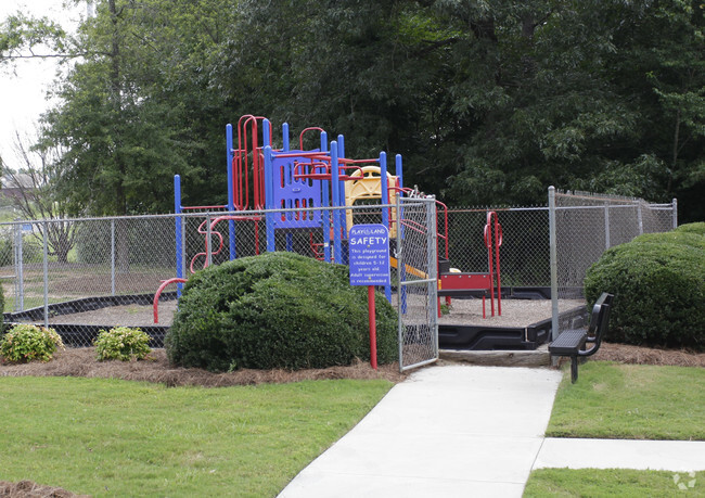Building Photo - Oakvale Apartments