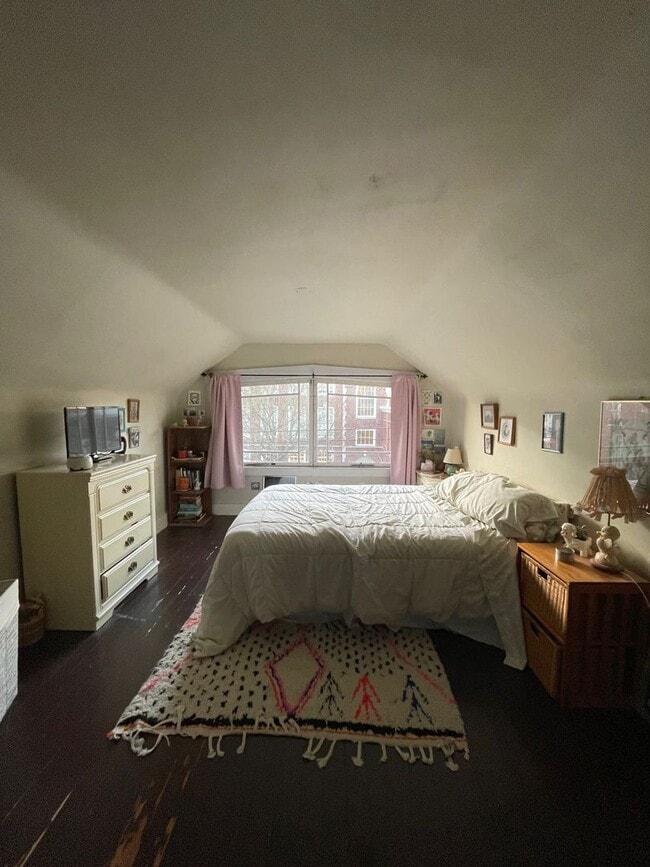 Building Photo - Beautiful 4-Bedroom Home in the Heart of Wallingford