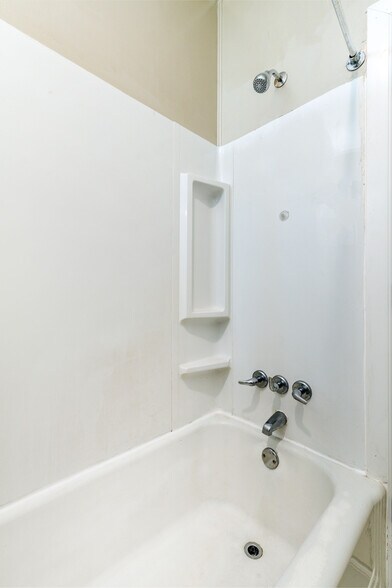 Building Photo - 3864 W Girard Ave