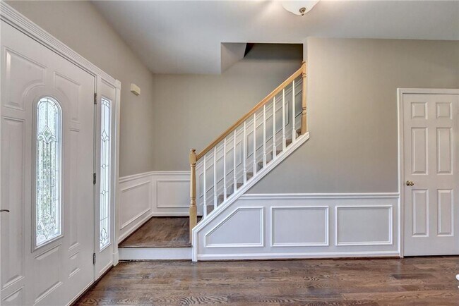 Building Photo - 7470 Brookwood Way